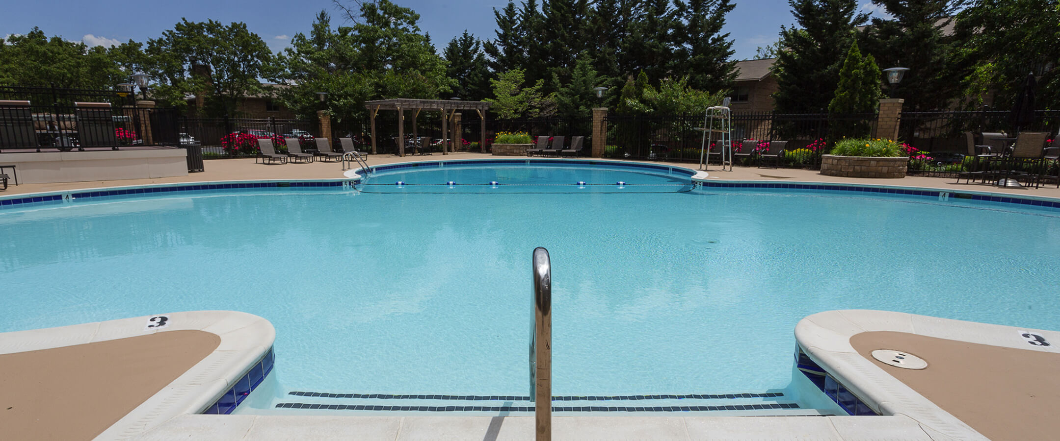 Whitestone at Landmark Apartments in Alexandria, VA